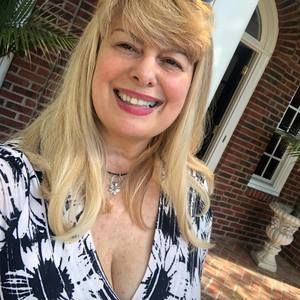 Meet your Posher, Regina